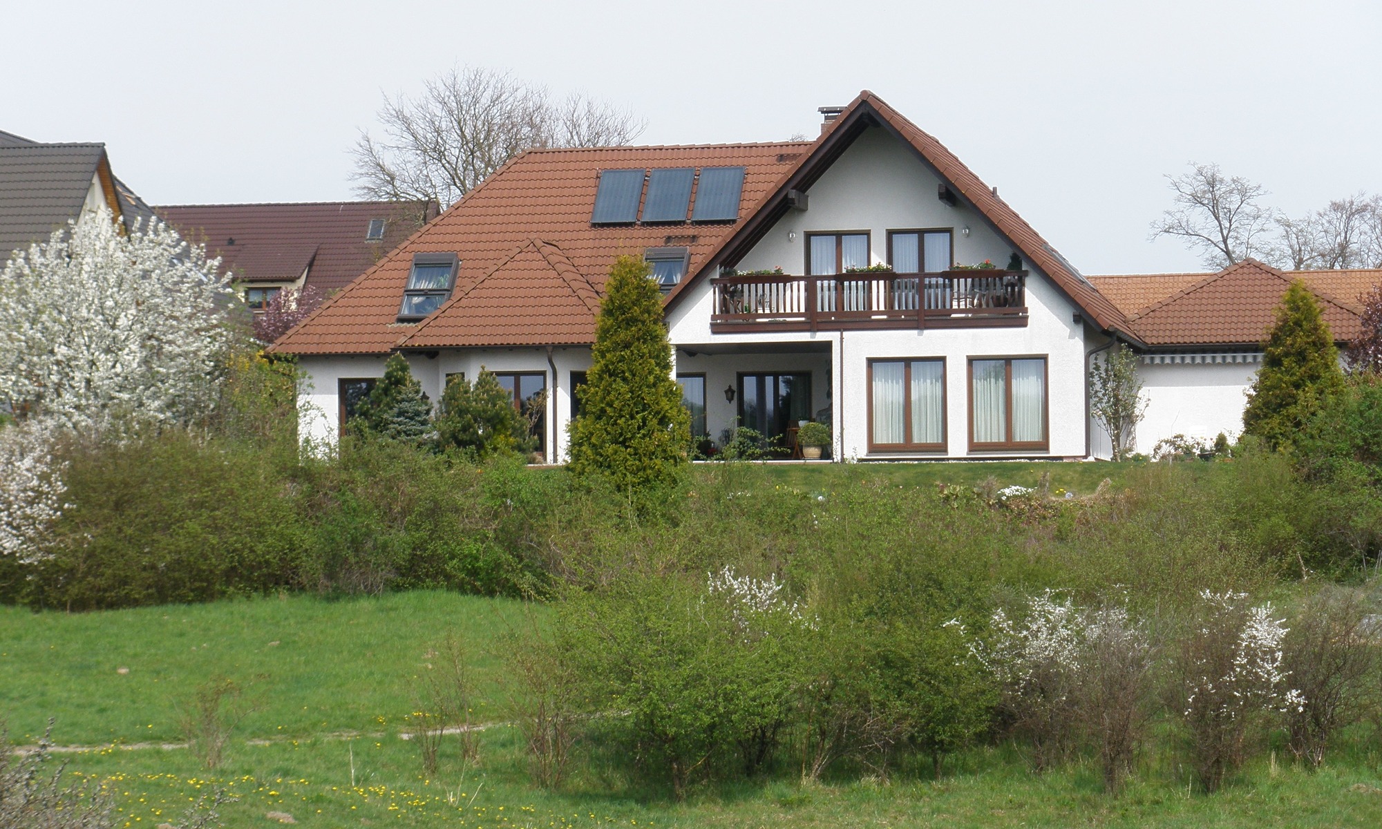 Winkelbungalow Einliegerwohnung im Dachgeschoss